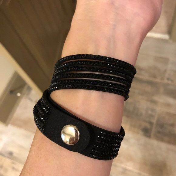 Another all black 6 strand 15’ leather wrap bracelet , new - Picture 6 of 8